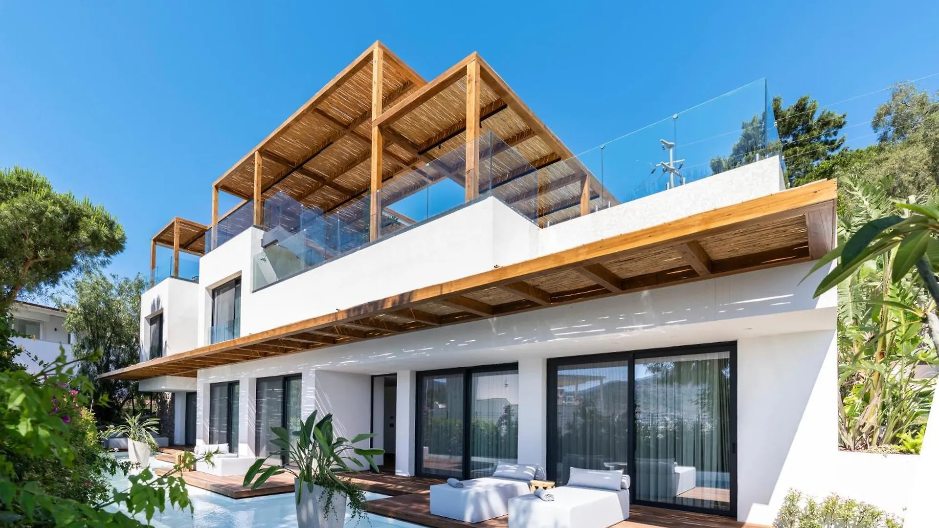 Cape Bodrum Luxury Hotel & Beach Gundogan