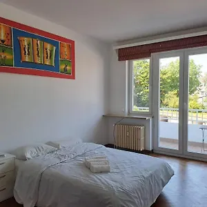 https://spacious-apartment-next-to-parc-du-cinquantenaire.hotelsantwerp.net